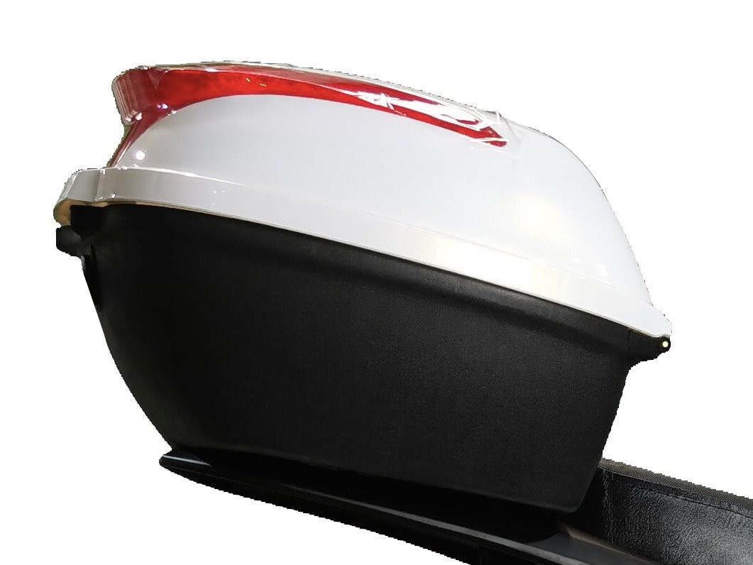 4.This scooter has a beautiful trunk and a large space, so you can take whatever you want on the road, not afraid of chaos and haste.